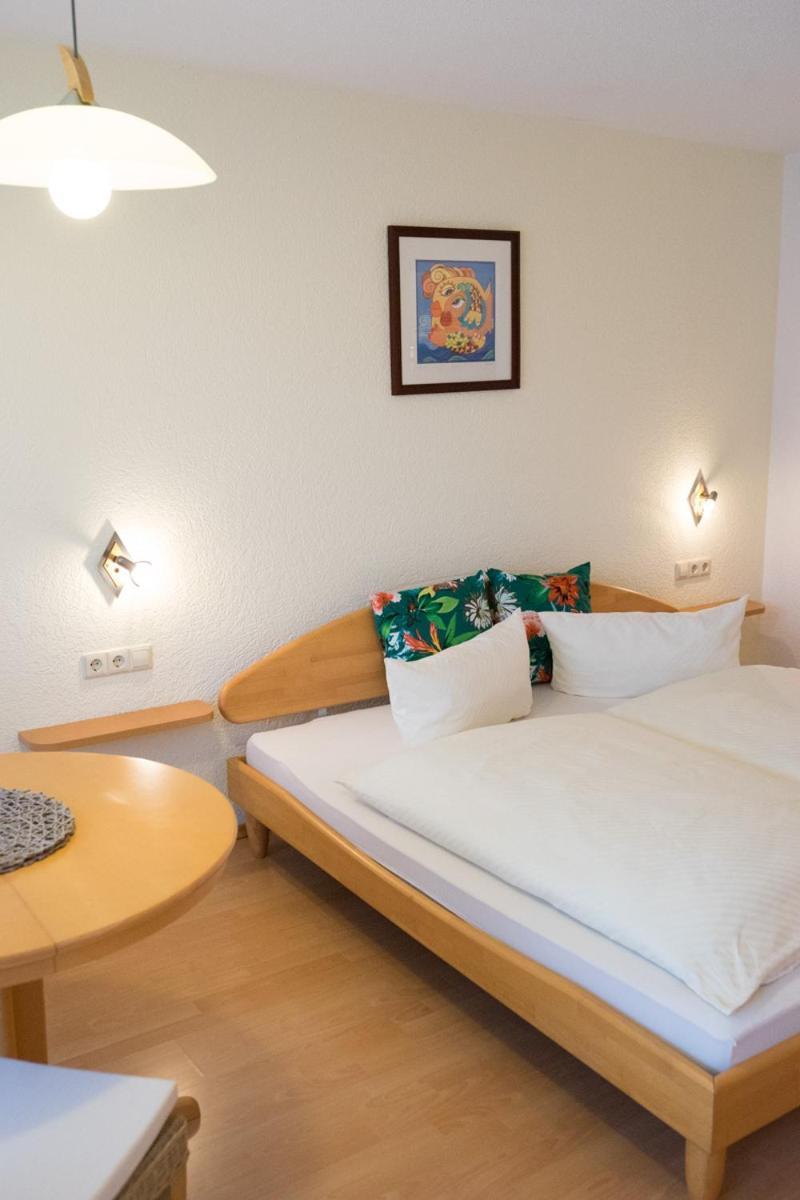 Gaestehaus Maeder Am Hafen Uhldingen-Mühlhofen Chambre photo